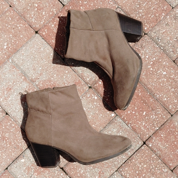 navy ankle boots size 9